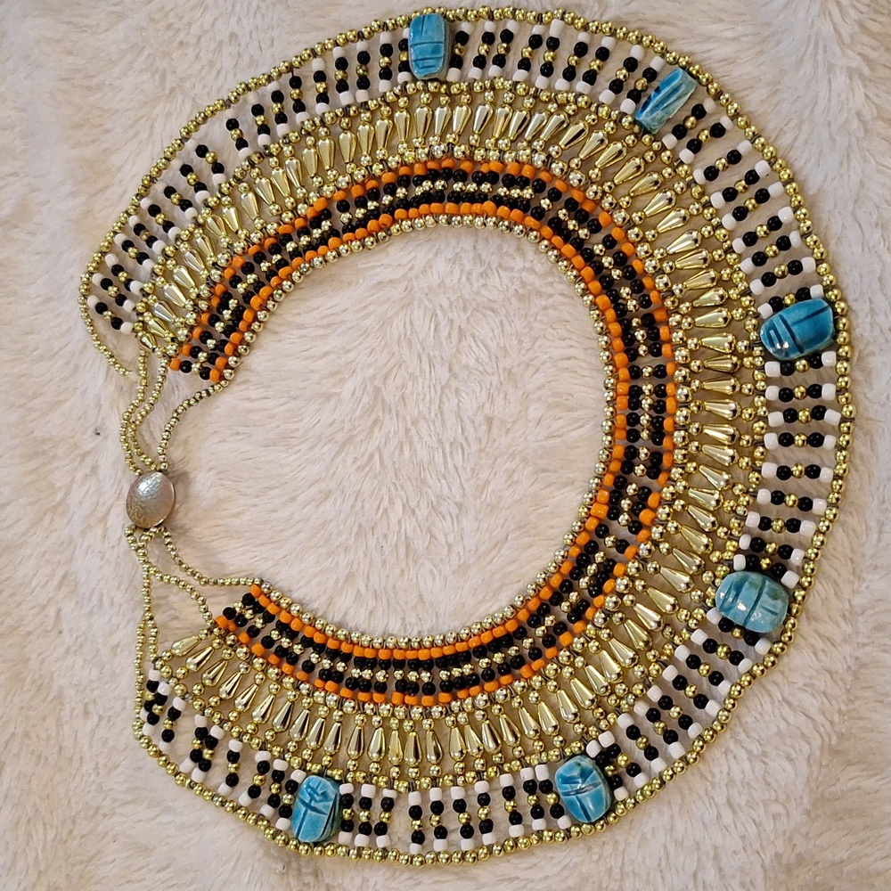 Cleopatra neck embleshed with stone scarabs necklace